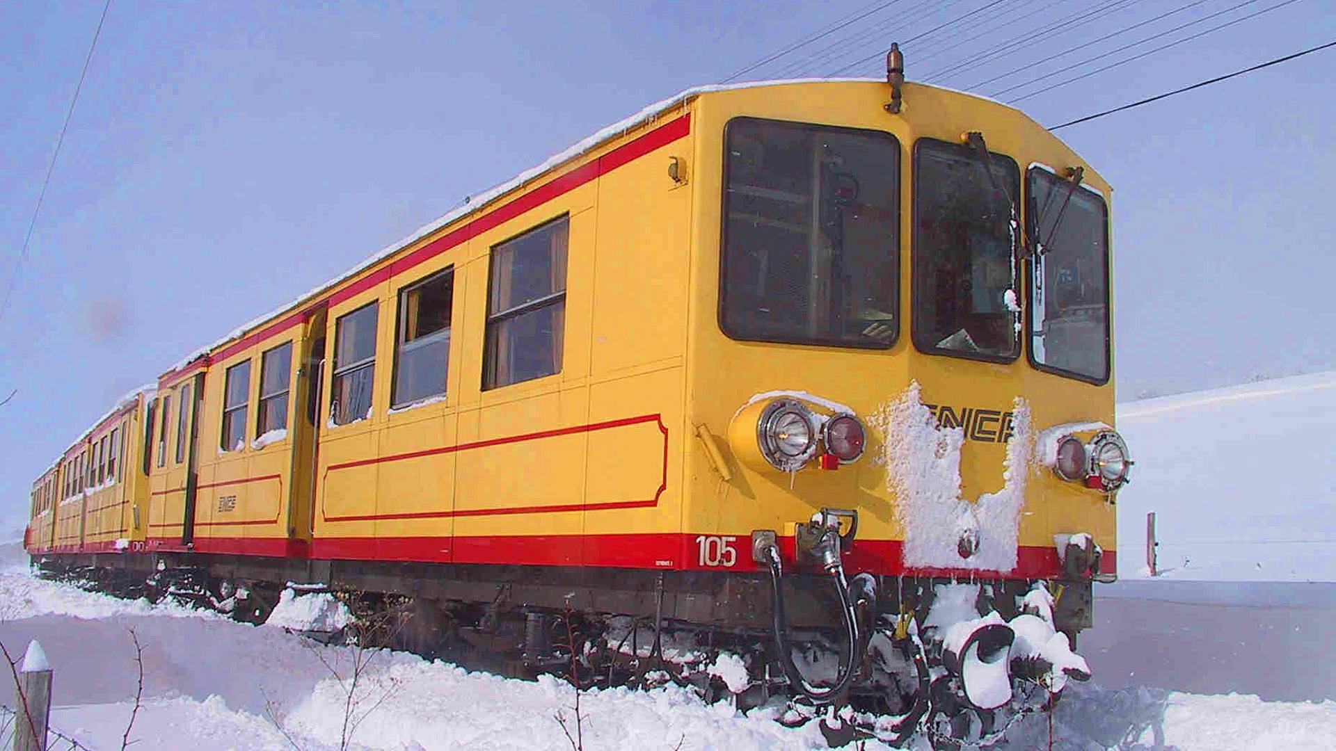 train jaune